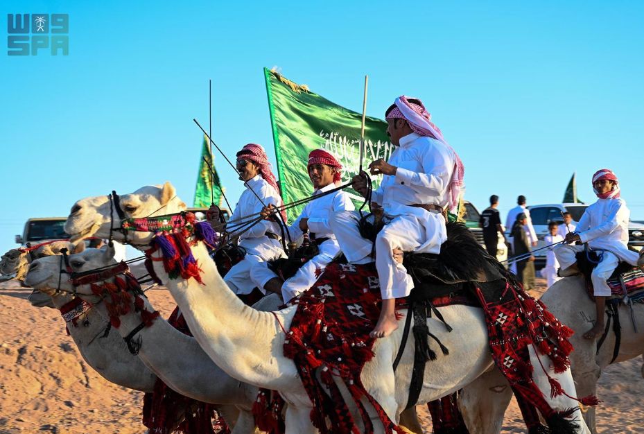 مسيرة للهجن والخيول بمحافظة حقل