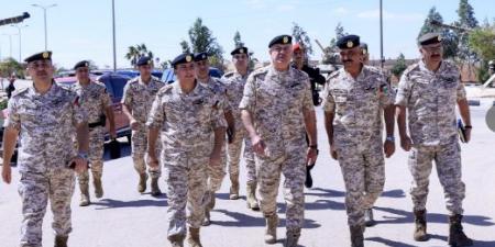 اللواء الحنيطي يزور قيادة المنطقة العسكرية الوسطى ويشيد ب "نشامى الدفاع الجوي"