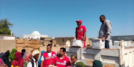 الهلال الأحمر يواصل تقديم الخدمات لاهالى حلايب وشلاتين