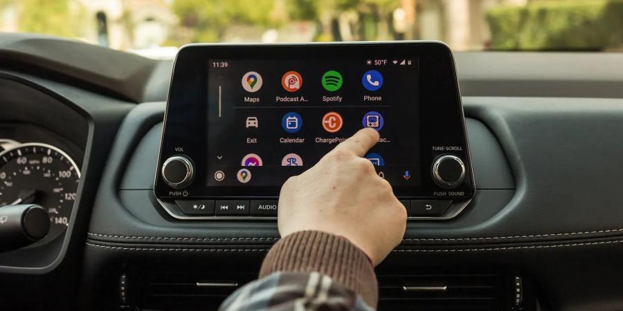 ما الجديد بآخر تحديث لنظام Android AUTO 12.8؟