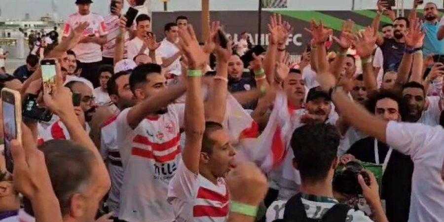 شاهد.. أجواء جماهير الزمالك قبل مواجهة الأهلي في السوبر الإفريقي