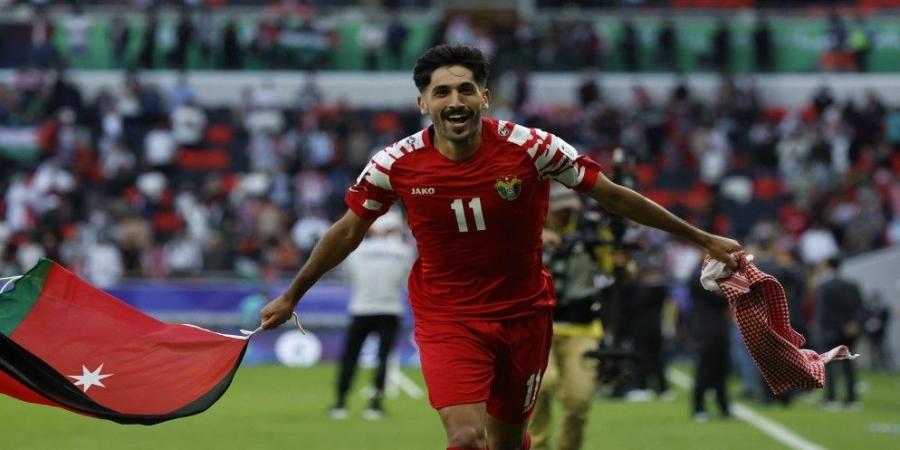 يزن النعيمات مرشح للفوز في جائزة أفضل لاعب في آسيا