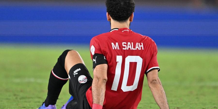 رغم الهزيمة.. محمد صلاح يدعم منتخب مصر للشباب - موقع بالجول