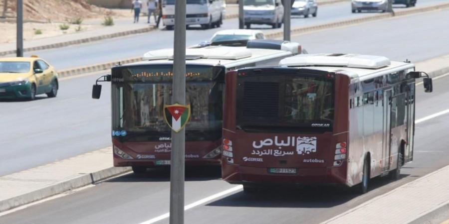 سياج حديدي لإغلاق ممر الباص السريع في صويلح وبناء جسر للمشاة