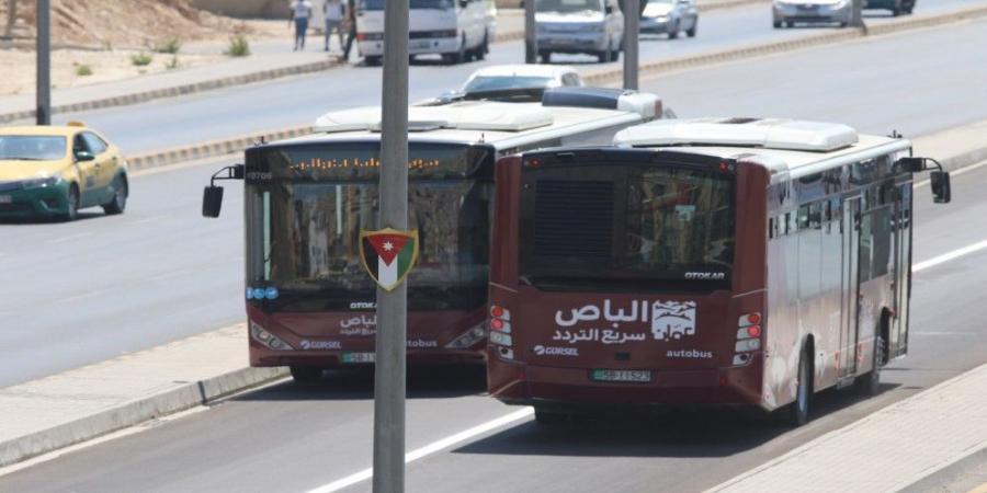 سياج حديدي لإغلاق ممر الباص السريع في صويلح.. وبناء جسر للمشاة