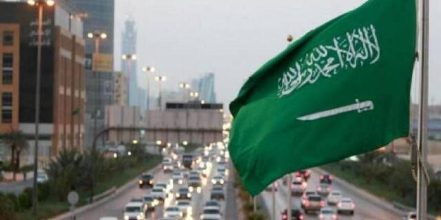 السعودية تدين وتستنكر الهجوم الإسرائيلي على إيران.. وتحذر من الصراعات العسكرية