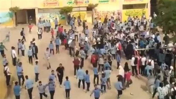 كلهم مذنبون.. حادثة خطيرة في مدرسة المرج الرسمية للغات كادت أن تتسبب في وفاة طالب.. ومطالبة بمحاسبة المسؤولين 5 كلهم مذنبون.. حادثة خطيرة في مدرسة المرج الرسمية للغات كادت أن تتسبب في وفاة طالب.. ومطالبة بمحاسبة المسؤولين