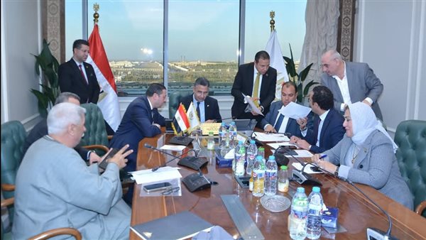 وزير التموين والتجارة الداخلية يلتقي بعدد من السادة أعضاء مجلسي النواب والشيوخ 5 وزير التموين والتجارة الداخلية يلتقي بعدد من السادة أعضاء مجلسي النواب والشيوخ