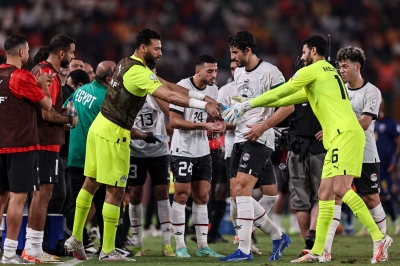 الشناوي" يغادر إلى ألمانيا لـ"العلاج 5 الشناوي” يغادر إلى ألمانيا لـ”العلاج