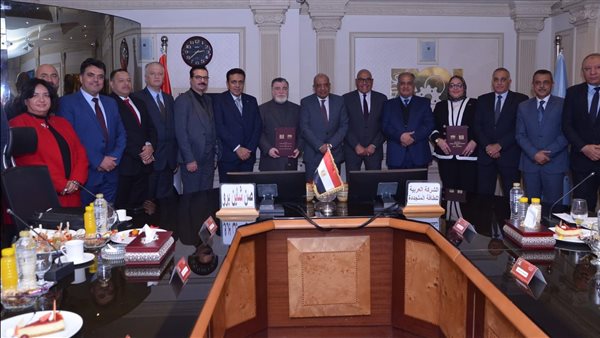 «العربية للتصنيع» تتعاون مع «صن شاين برو» السويدية لإنشاء مصنع للألواح الشمسية 5 «العربية للتصنيع» تتعاون مع «صن شاين برو» السويدية لإنشاء مصنع للألواح الشمسية