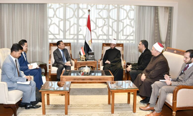 وزير الأوقاف يستقبل سفير ماليزيا لبحث تعزيز التعاون المشترك 5 وزير الأوقاف يستقبل سفير ماليزيا لبحث تعزيز التعاون المشترك