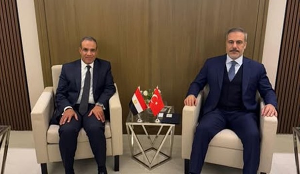 وزير الخارجية يلتقي مع نظيره التركي على هامش اجتماعات الرياض بشأن سوريا 5 وزير الخارجية يلتقي مع نظيره التركي على هامش اجتماعات الرياض بشأن سوريا