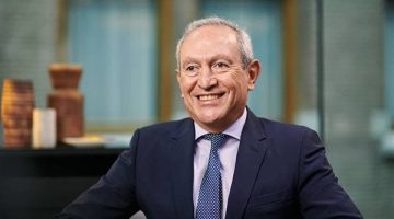 أغنى رجل أعمال مصري يفقد مليار دولار من ثروته في 3 أشهر