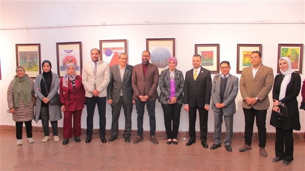 رئيس جامعة الأقصر تفتتح 3 معارض فنية لأساتذة كلية الفنون الجميلة 5 رئيس جامعة الأقصر تفتتح 3 معارض فنية لأساتذة كلية الفنون الجميلة
