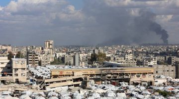 أستاذ علاقات دولية: هجوم الاحتلال على اليمن محاولة لقطع الذراع الأخيرة لإيران في المنطقة