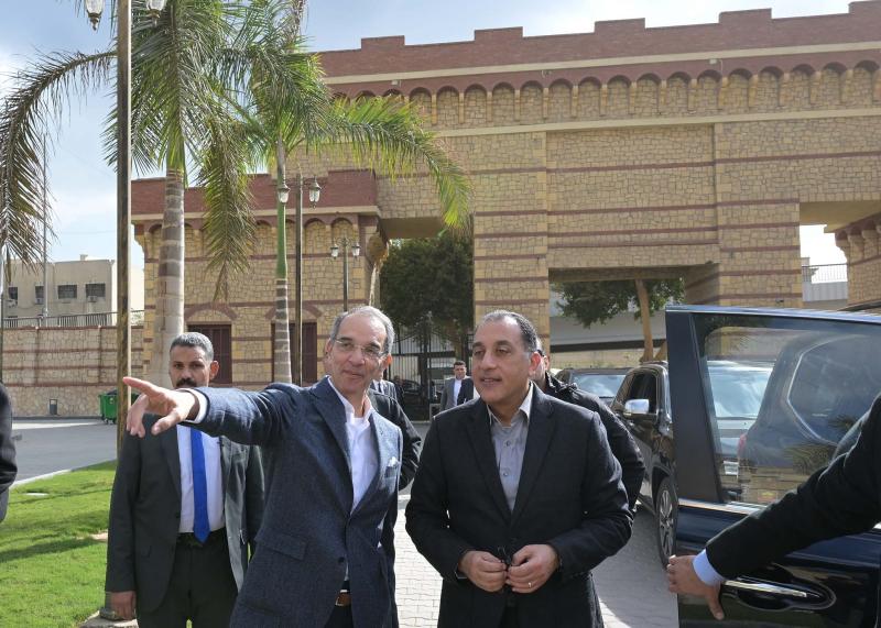 رئيس مجلس الوزراء يستكمل جولته بمركز إبداع مصر الرقمية "كريتيفا" الجيزة 5 رئيس مجلس الوزراء يستكمل جولته بمركز إبداع مصر الرقمية “كريتيفا” الجيزة