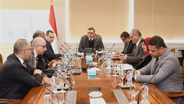 وزير الإسكان يلتقى ممثلي مجموعة عبدالمحسن الحكير القابضة ويستعرض عددا من الفرص الاستثمارية الواعدة بالمدن الجديدة 5 وزير الإسكان يلتقى ممثلي مجموعة عبدالمحسن الحكير القابضة ويستعرض عددا من الفرص الاستثمارية الواعدة بالمدن الجديدة