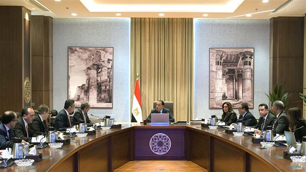 رئيس الوزراء يستعرض ملامح منظومة الكارت الموحد لصرف الدعـم التمويني 5 رئيس الوزراء يستعرض ملامح منظومة الكارت الموحد لصرف الدعـم التمويني