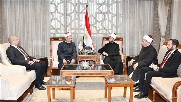 وزير الأوقاف يكرم إمام مسجد بالمنوفية بعد طعنه وتنازله عن تعويض بمليون جنيه 5 وزير الأوقاف يكرم إمام مسجد بالمنوفية بعد طعنه وتنازله عن تعويض بمليون جنيه