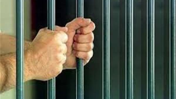 حبس عاطل لحيازته مخدر الحشيش في الوراق 5 حبس عاطل لحيازته مخدر الحشيش في الوراق