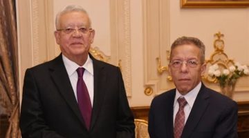 رئيس النواب يلتقي بنقيب الأطباء لاستعراض مستجدات مشروع قانون المسئولية