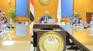 عاجل – وزير التعليم يكشف عن مفاجأة بشأن مادة التربية الدينية للصفوف الدراسية