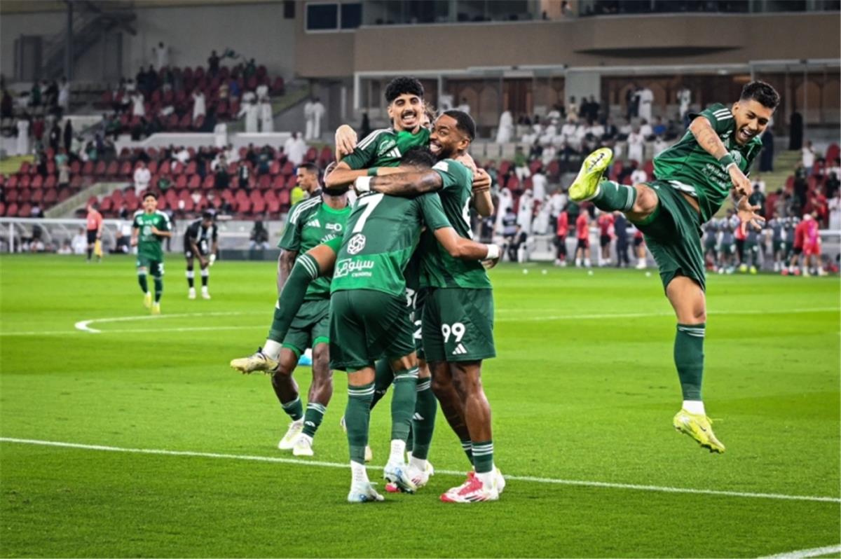 موقف روبرتو فيرمينو من المشاركة مع الأهلي أمام الخلود 5 موقف روبرتو فيرمينو من المشاركة مع الأهلي أمام الخلود