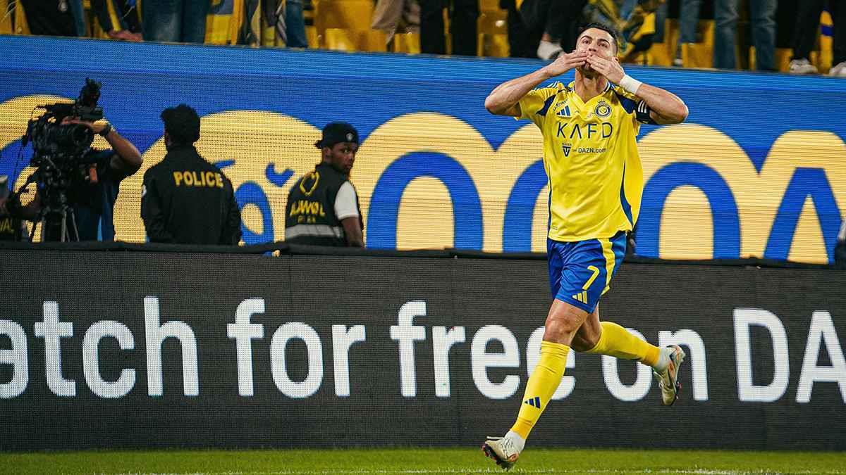تقارير صحفية تكشف مصير رونالدو مع النصر السعودي 5 تقارير صحفية تكشف مصير رونالدو مع النصر السعودي
