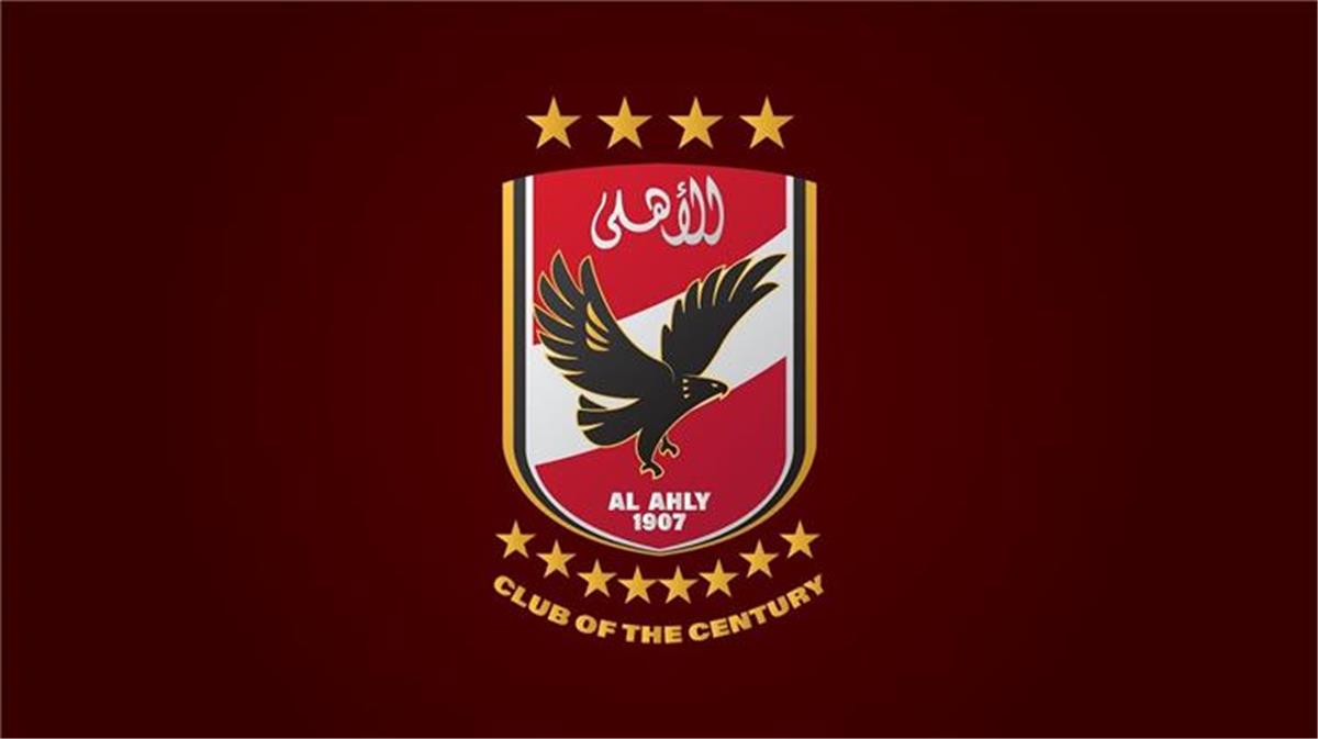 خاص.. الأهلي يُقرر فسخ عقد لاعبه والبحث عن بديل