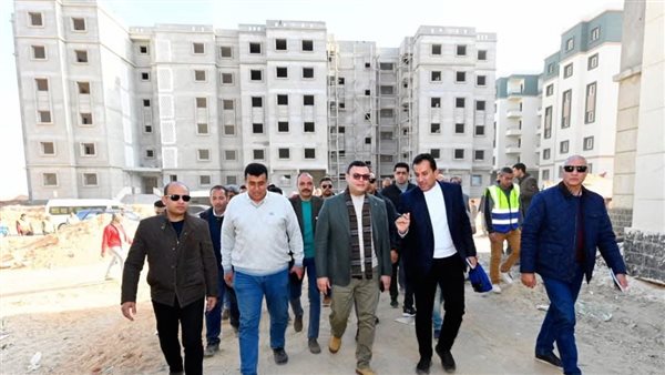 وزير الإسكان يتفقد مشروع الإسكان الأخضر بحدائق العاشر من رمضان