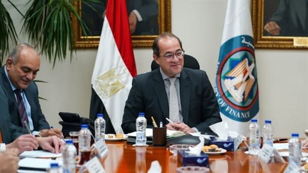 وزير المالية: صرف 50% من مستحقات المصدرين نقداً على مدار 4 سنوات 5 وزير المالية: صرف 50% من مستحقات المصدرين نقداً على مدار 4 سنوات