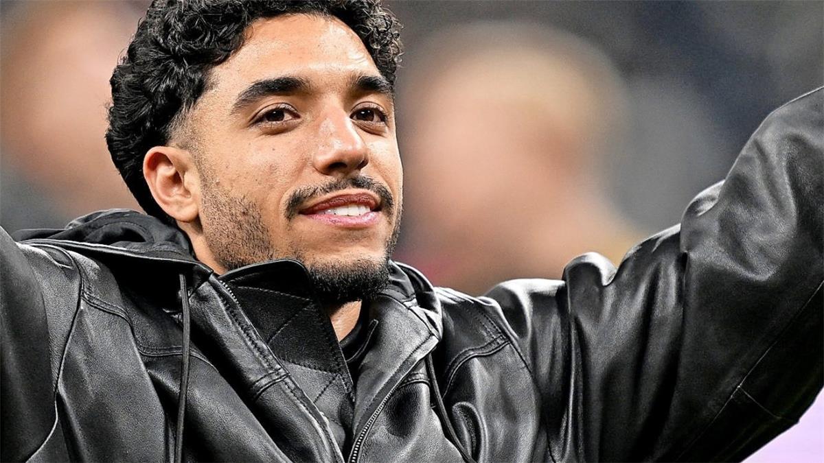 عمر مرموش يصل إنجلترا تمهيدًا لانتقاله الرسمي إلى مانشستر سيتي 5 عمر مرموش يصل إنجلترا تمهيدًا لانتقاله الرسمي إلى مانشستر سيتي