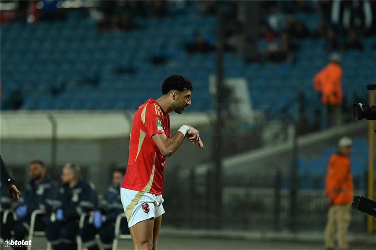 الأهلي يوضح عبر "بطولات" سبب غياب وسام أبو علي أمام فاركو 5 الأهلي يوضح عبر “بطولات” سبب غياب وسام أبو علي أمام فاركو