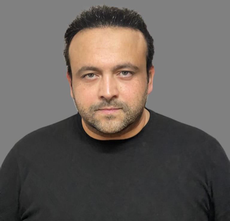 1737916443 312 ضوء من المريخ للكاتب مؤمن ممدوح فى معرض الكتاب