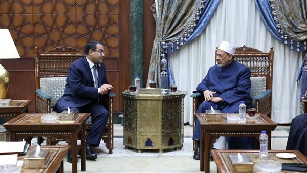 الرئيس السيسي يوافق على تعيين 40 ألف معلم بالمعاهد الأزهرية 5 الرئيس السيسي يوافق على تعيين 40 ألف معلم بالمعاهد الأزهرية