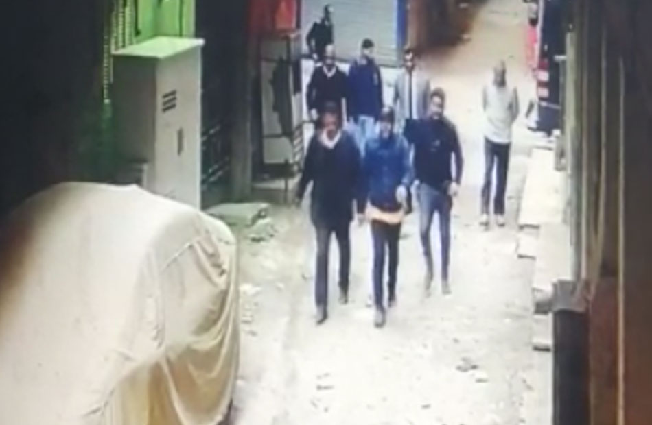 زوج يقتل زوجته في مدخل عقار بعين شمس 5 زوج يقتل زوجته في مدخل عقار بعين شمس