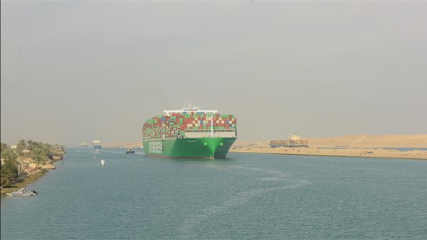 العالم وشركات الشحن الدولية عينها على قناة السويس.. إيه اللي بيحصل 5 العالم وشركات الشحن الدولية عينها على قناة السويس.. إيه اللي بيحصل