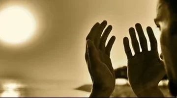 أذكار النوم.. دعاء من قاله غُفِرَتْ ذنوبُه ولو كانت مثلَ زَبَدِ البحر