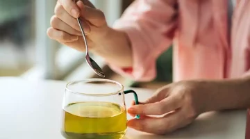 علامات ارتفاع  الكوليسترول- 5 مشروبات على الريق لخفضه