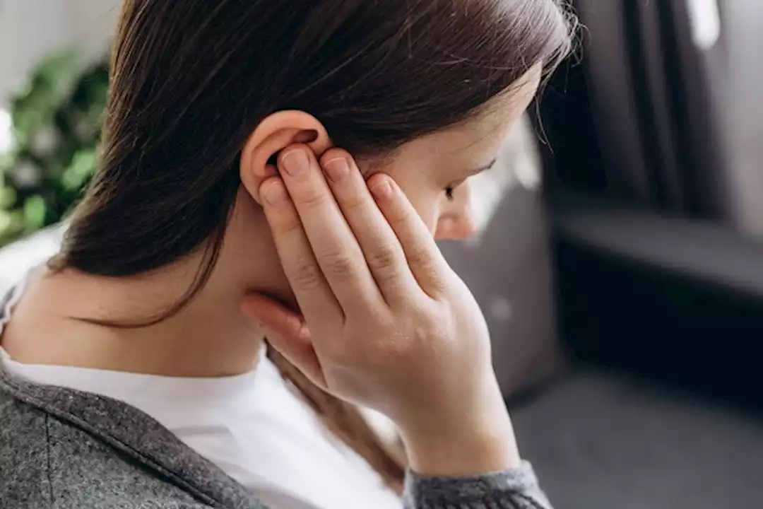 ألم خلف الأذن.. إليك الأسباب وطرق العلاج 5 ألم خلف الأذن.. إليك الأسباب وطرق العلاج
