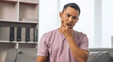 هل التهاب الأسنان يسبب انتفاخ الغدد الليمفاوية؟