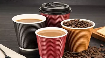 شرب القهوة والشاي في الأكواب الورقية.. يسبب هذه الأضرار