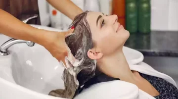 جلسات غسيل الشعر قد تسبب السكتة الدماغية..  إليك الأعراض