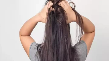 هل «شكشكة» الرأس تزيد نمو الشعر؟.. طبيب يوضح