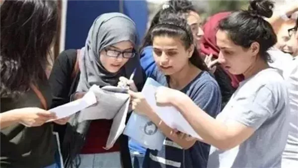 "لو شاطر جاوب" جمع الإنسان و "سيد" ومضاد "ريبة".. أسئلة أثارت حيرة بـ امتحانات الشهادة الاعدادية 5 “لو شاطر جاوب” جمع الإنسان و “سيد” ومضاد “ريبة”.. أسئلة أثارت حيرة بـ امتحانات الشهادة الاعدادية