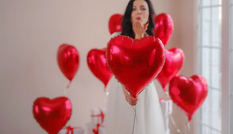 30 رسالة حب في عيد الحب من شأنها أن تذيب.webp