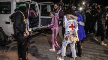 البث الإسرائيلية: إطلاق 33 محتجزا بالمرحلة الأولى من مقترح صفقة غزة