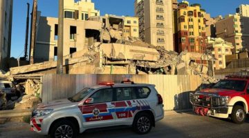انهيار مبنى أثناء الهدم في الشعب البحري