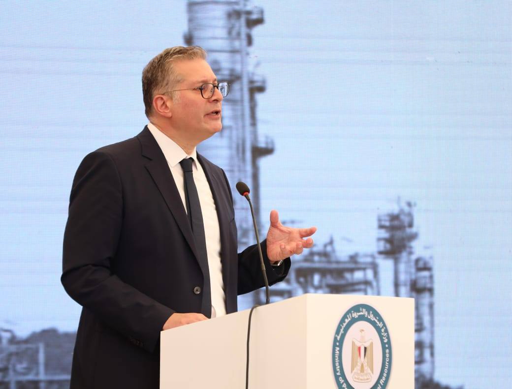 وزير البترول يبحث مع مسئولة أمريكية الفرص الاستثمارية في مصر 5 وزير البترول يبحث مع مسئولة أمريكية الفرص الاستثمارية في مصر