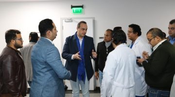 رئيس هيئة الرعاية الصحية يُجري جولة ليلية مفاجئة على المنشآت الصحية بالسويس